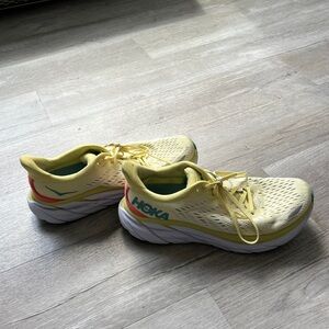 Hoka Clifton 8’s